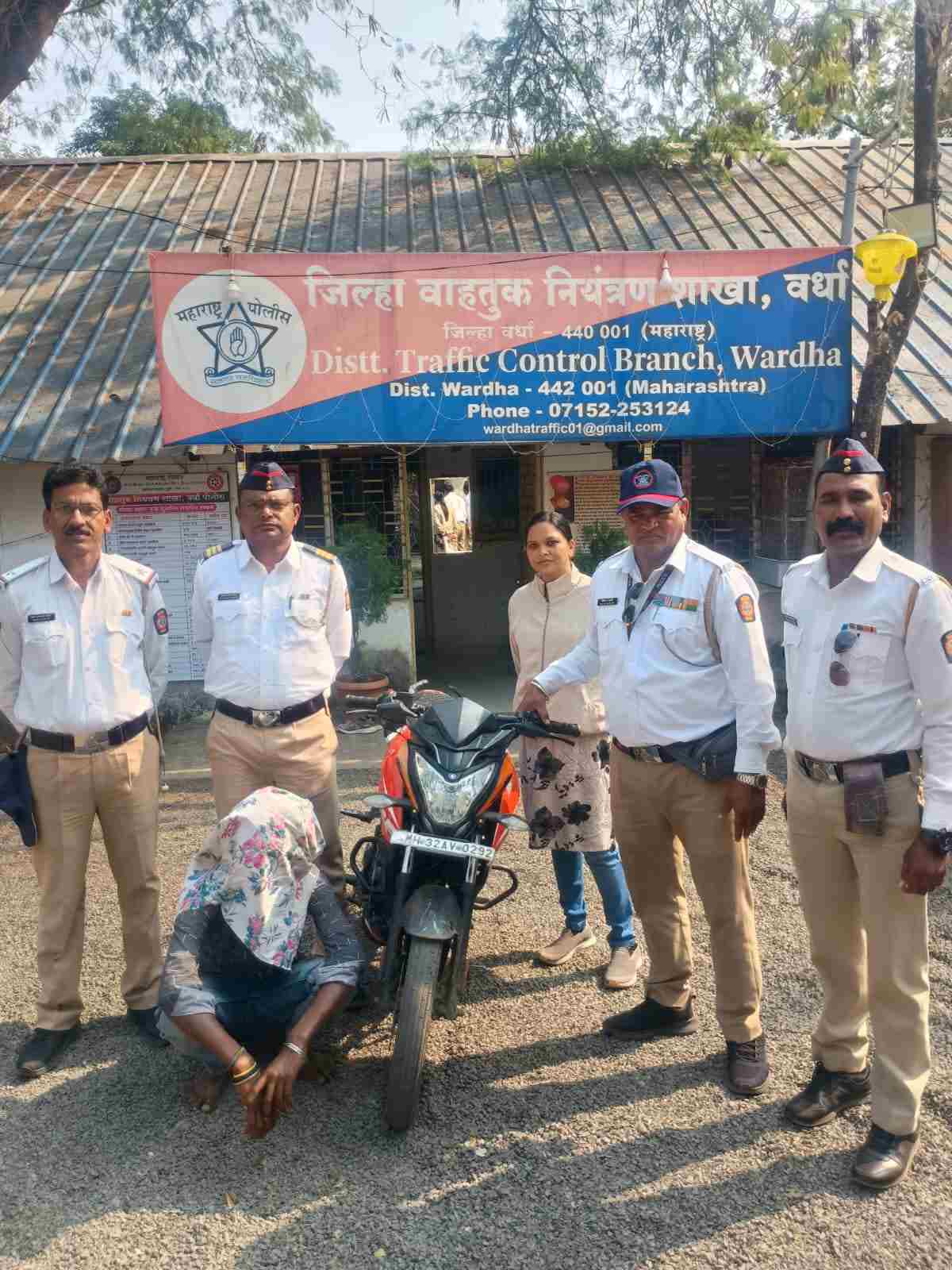 वर्धा पोलिसांची मोठी कारवाई,मद्यधुंद अवस्थेत दुचाकी चालवणाऱ्या युवकावर गुन्हा दाखल